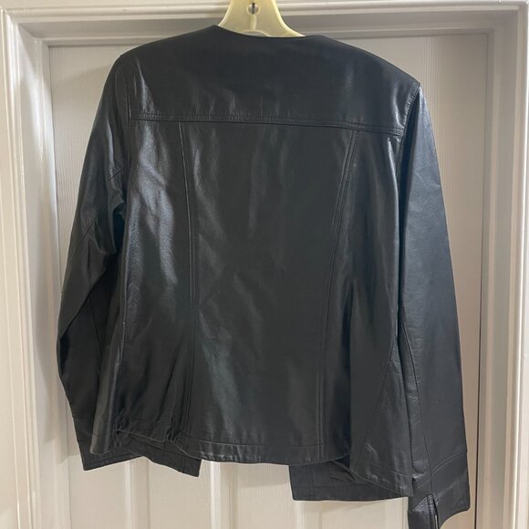 Women's Modern Style Leather Jacket - Picture 4 of 4